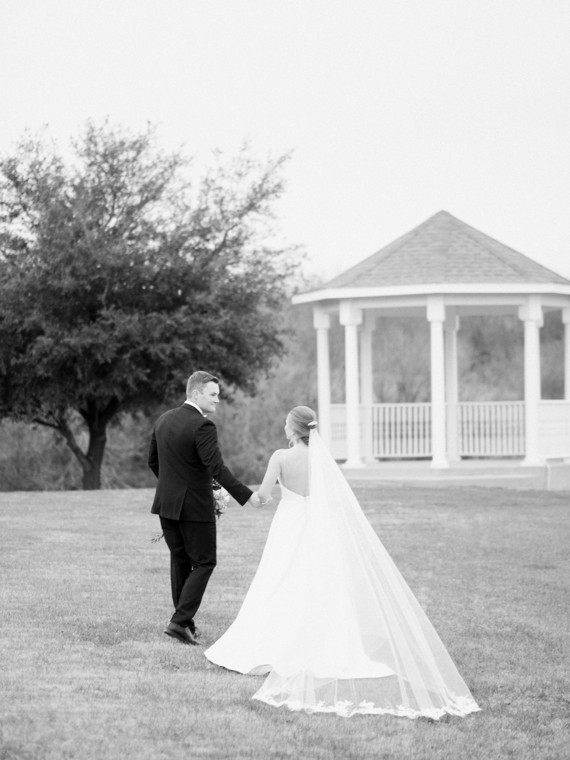 wedding photographer in Dallas Bethany Erin