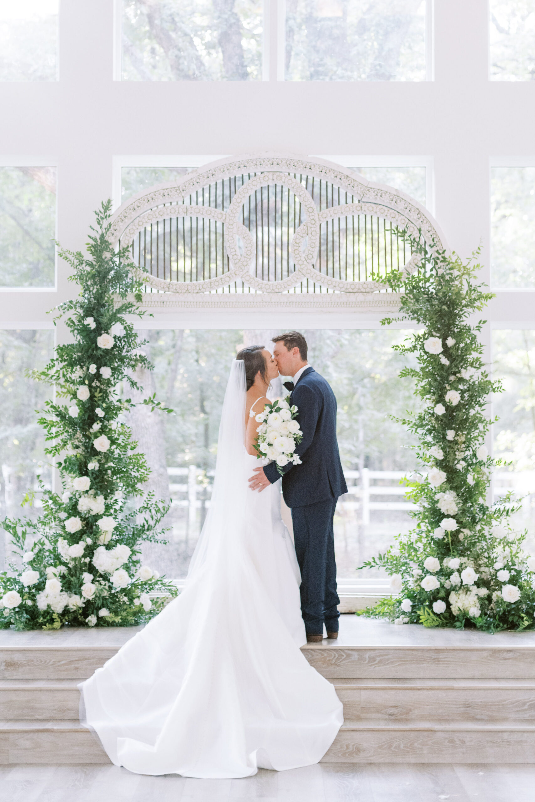 Bride and groom photographed by Dallas Wedding Photographer, Bethany Erin Photography. 