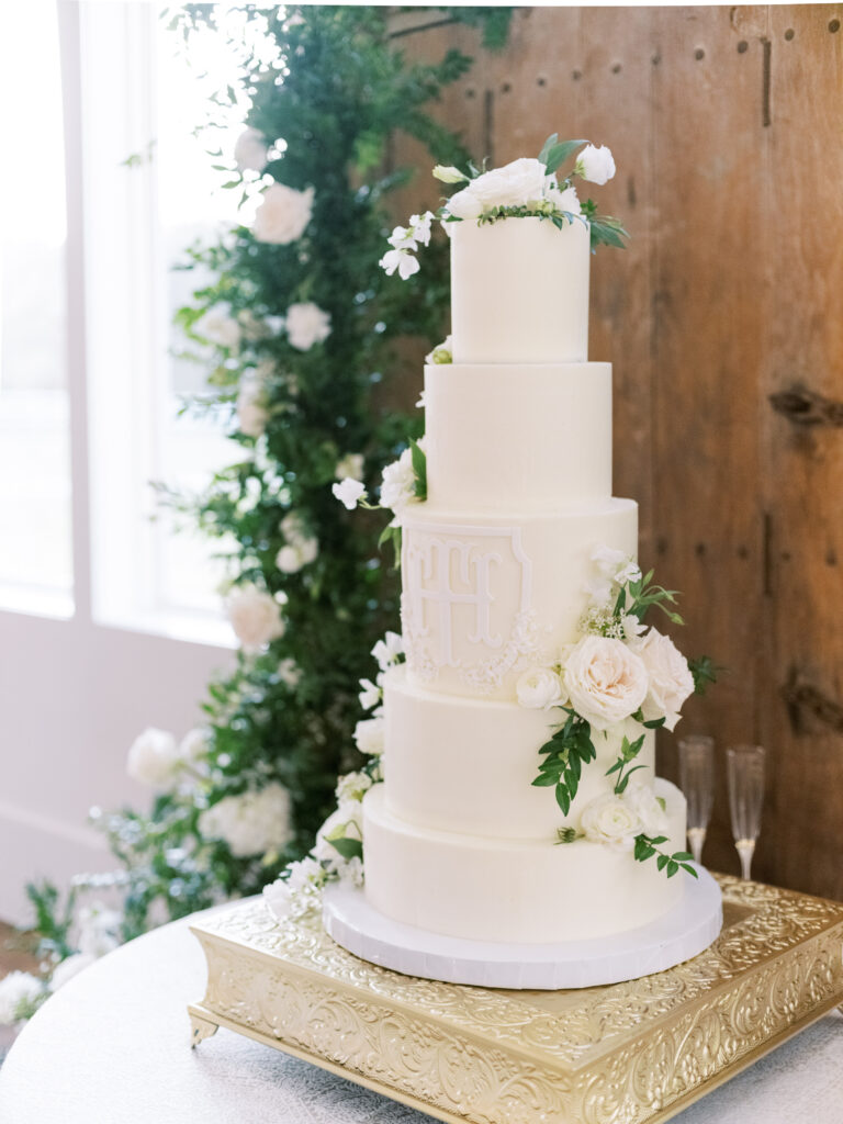 Wedding cake photographed by Dallas Wedding Photographer, Bethany Erin Photography. 