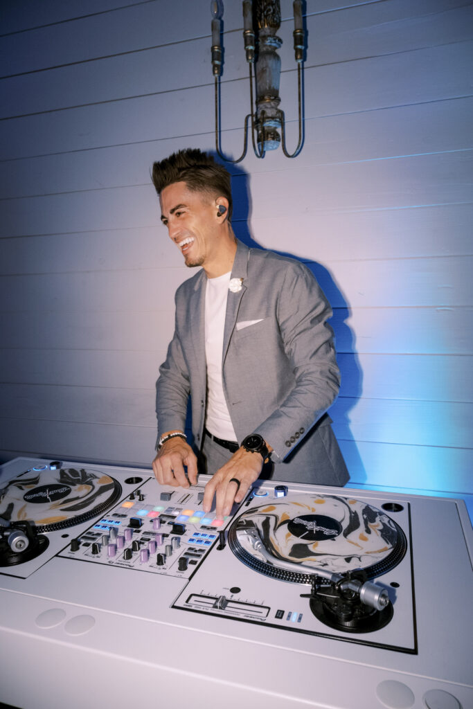 Wedding DJ photographed by Dallas Wedding Photographer, Bethany Erin Photography. 